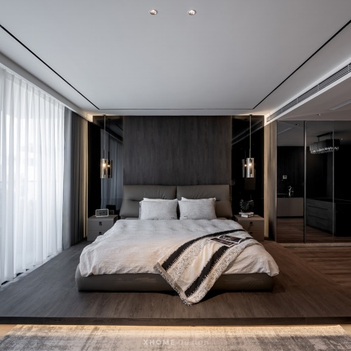 SUMI & TOMMY HOUSE