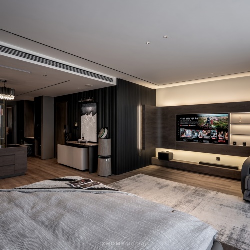 SUMI & TOMMY HOUSE