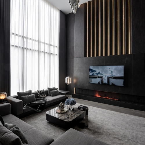SUMI & TOMMY HOUSE