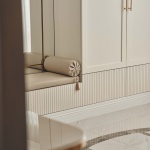 THIN HOUSE